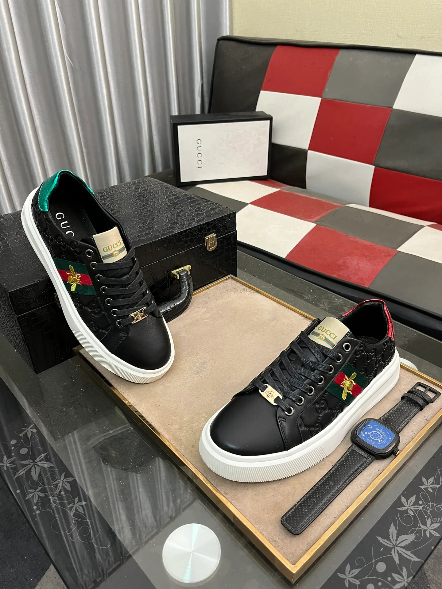Men's shoes💰400⌚️⌚️[GUCCI] Gucci men's casual shoes are absolutely popular🔥The ultimate matching item for trendy men! The charm of super texture is irresistible, the main recommendation, the flower leather color is bright! The upper is made of high-quality cowhide + brand printed fabric, sheepskin feet, wear-resistant rubber sole, noble and elegant! Extremely comfortable🎁🎁You can be as handsome as you want💪 38-442️⃣colors available